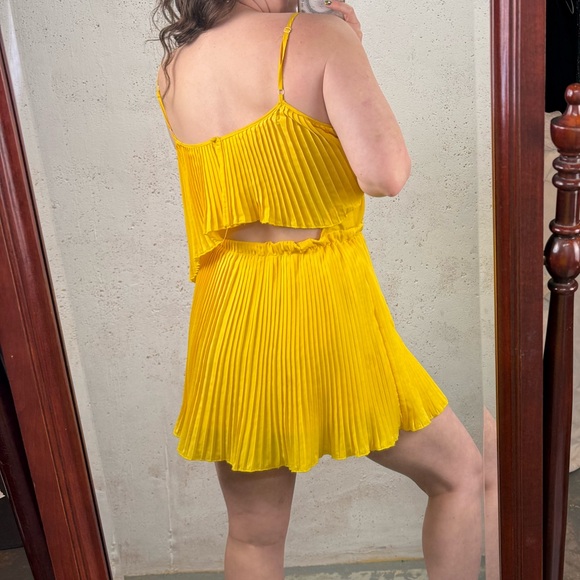 REVOLVE superdown Tawnie Cami Dress in Yellow Vibrant Pleated Sleeveless Size S - Picture 3 of 13